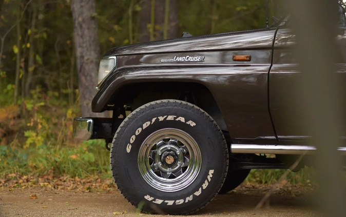 Toyota Land Cruiser cena 89999 przebieg: 341000, rok produkcji 1990 z Ryglice małe 154